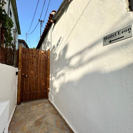 Hostel Leon Берат Екстер'єр фото